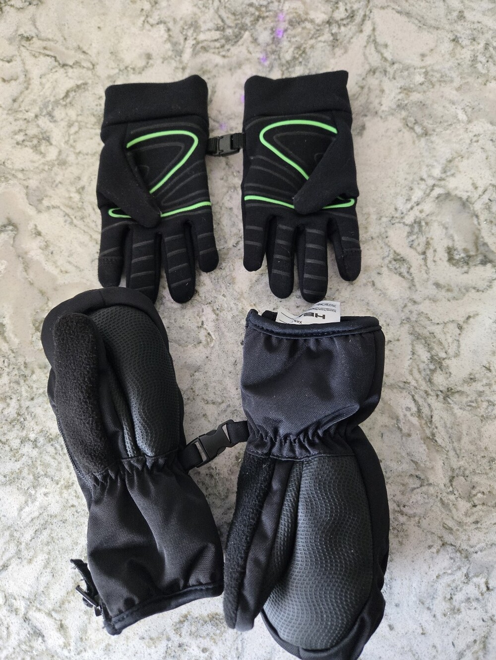 Black and Green Men’s Winter Gloves - Touchscreen Friendly